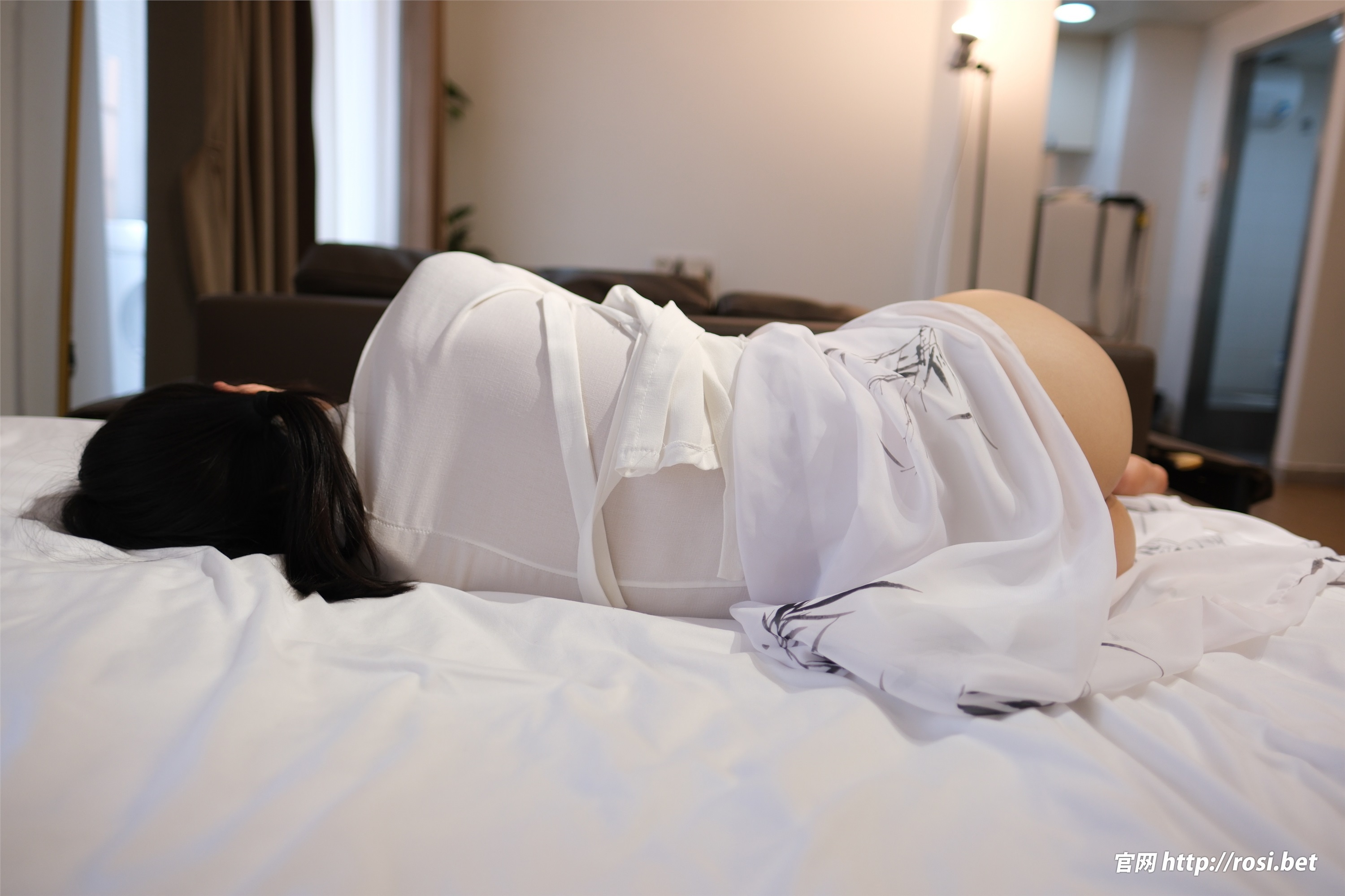 ROSI写真 2024.11.30 NO.4744